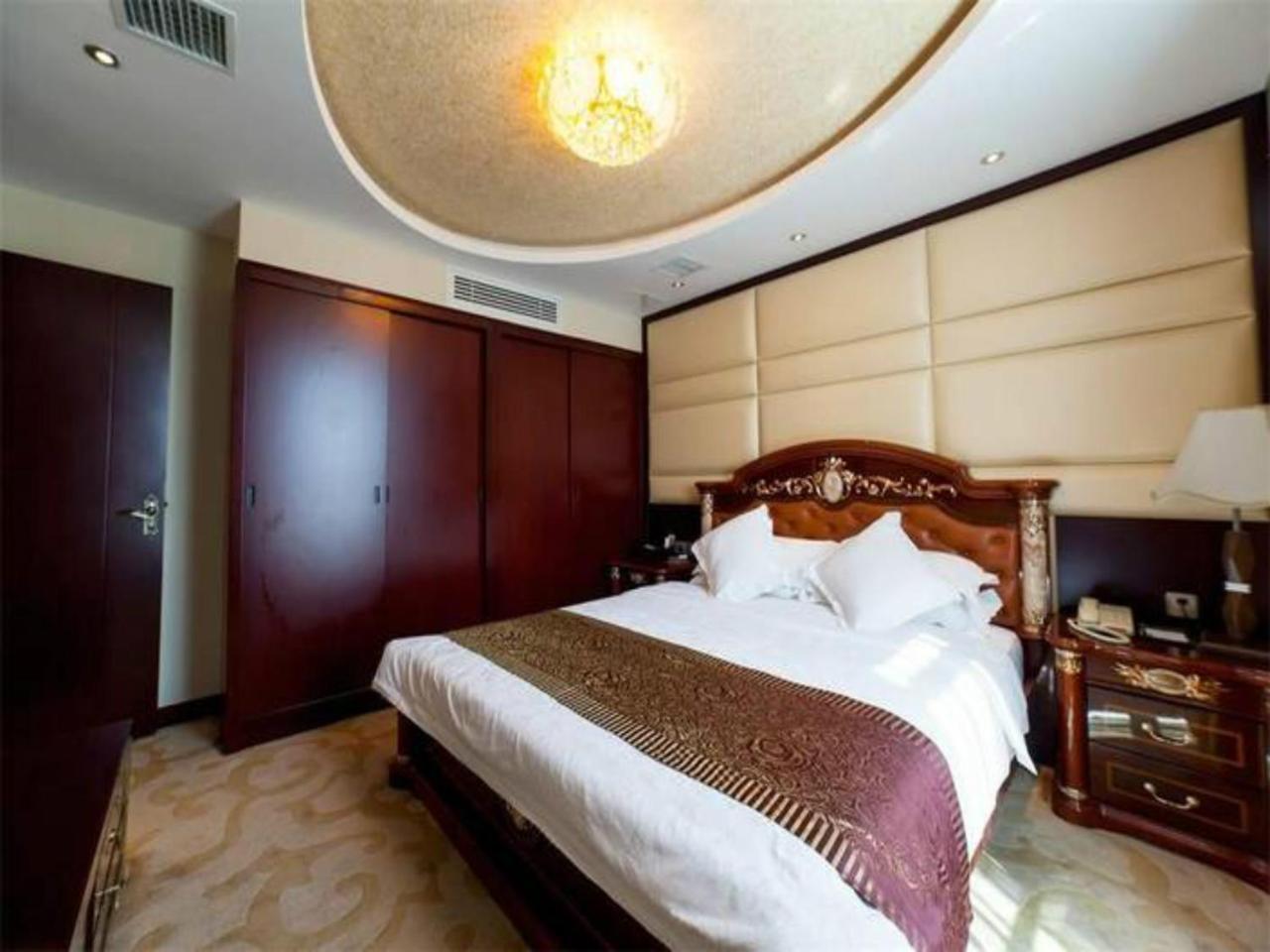 Grand Noble Hotel Цзиндечжен Екстериор снимка